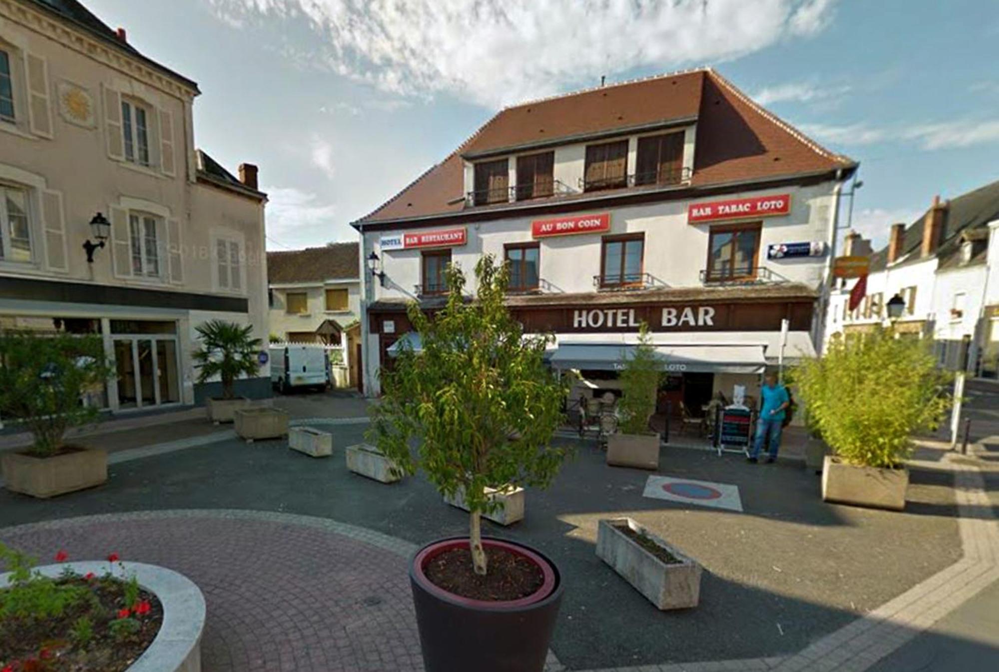 Hotel Au Bon Coin Cloyes-sur-le-Loir Exterior foto